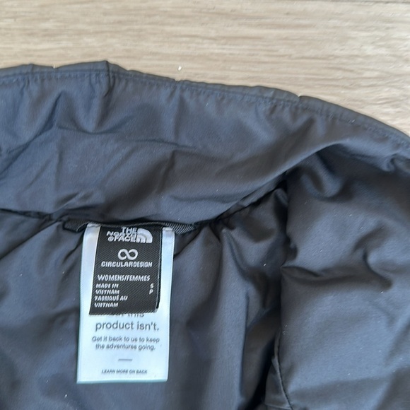 The North Face Women's Black Puffer Vest - Picture 9 of 11